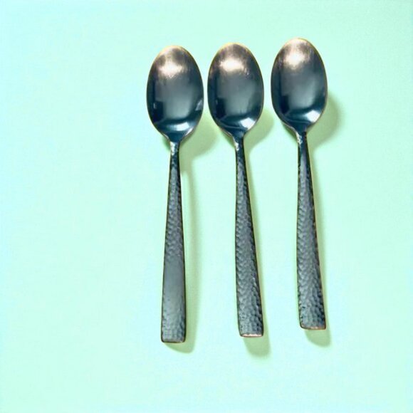 Stainless Steel Hammered 12 Piece Flatware Set - Picture 5 of 7